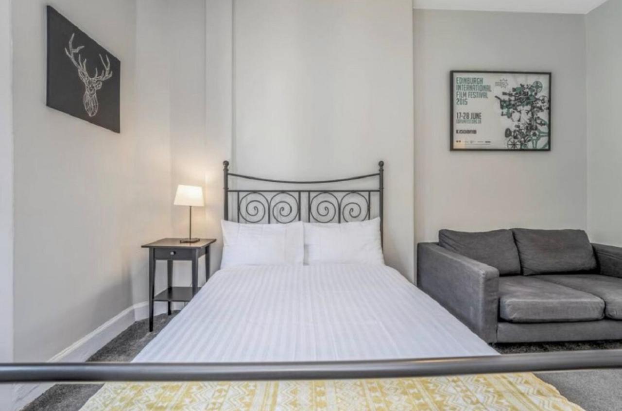 Spacious & Comfortable 3 Bedroom Apartment - Near City Centre - Free Parking Available - Sleeps Up To 5 Guests Edimburgo Exterior foto